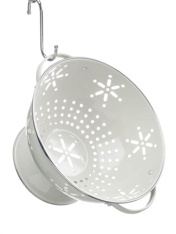 无人,竖图,俯视,室内,特写,白天,白色背景,静物,金属制品,吊挂,悬挂,金属,滤器,银色,挂钩,挂,一个,摄影,影棚,单个,烹调用具,彩图,高角度拍摄,影棚拍摄,拍摄