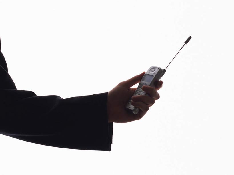 东方人,手,一个人,商务人士,商务男性,站,打电话,横图,室内,白天,白色背景,侧面,衬衫,电话,手机,亚洲,仅一个男性,仅一个人,握,套装,背光,拿,拿着,黄种人,通讯设备,仅一个年轻男性,站着,手部,手指,握着,摄影,影棚,单手,商务装,逆光,工薪阶层,袖口,一部,交流,男人,男性,年轻男性,亚洲人,白领,上班族,沟通,通话,站立,半身,彩图,影棚拍摄,衬衣,拍摄