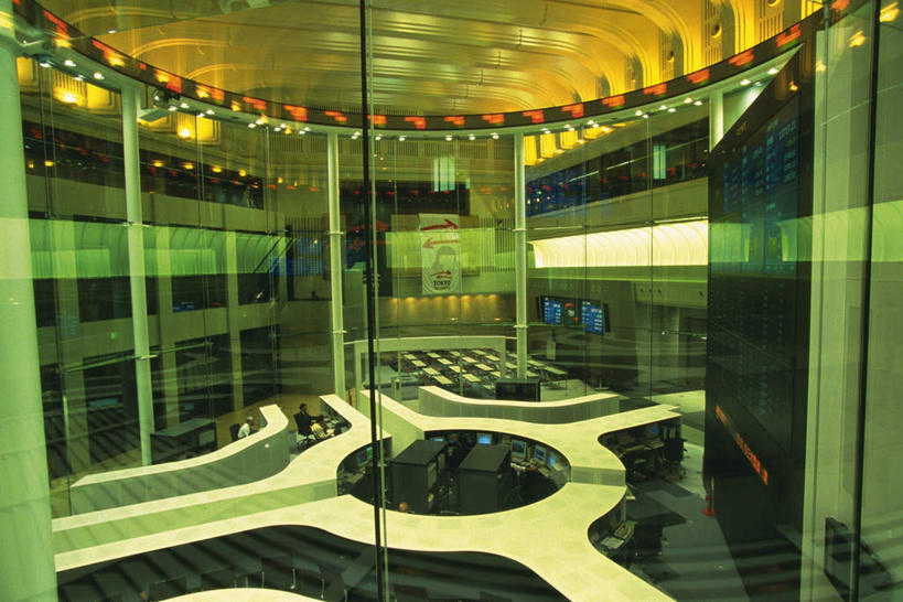 无人,横图,俯视,室内,特写,白天,显示器,窗户,天花板,静物,照明,东京,日本,亚洲,屏幕,灯光,显示屏,顶灯,玻璃窗,灯,灯具,金融,照亮,证券交易所,照明设备,交易所,输出设备,东亚,本州,关东地方,本州岛,日本国,东京都,彩图,高角度拍摄,股票交易所