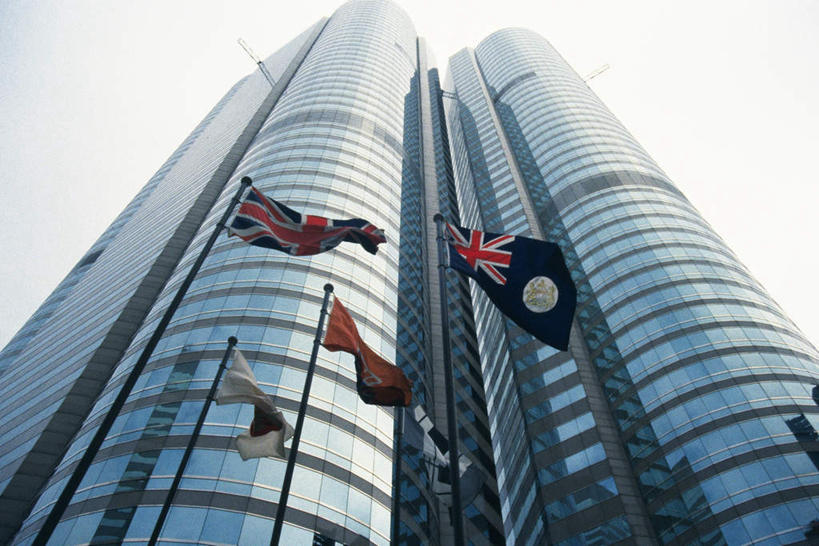 无人,高楼大厦,横图,室外,特写,白天,仰视,度假,美景,城市风光,标志建筑,城市,大厦,地标,建筑,摩天大楼,旗帜,国旗,日本国旗,景观,云,云朵,云彩,娱乐,建设,白云,天空,英国国旗,天,享受,休闲,景色,放松,旗,彩图,低角度拍摄,大楼,高层建筑,高楼,摩天楼