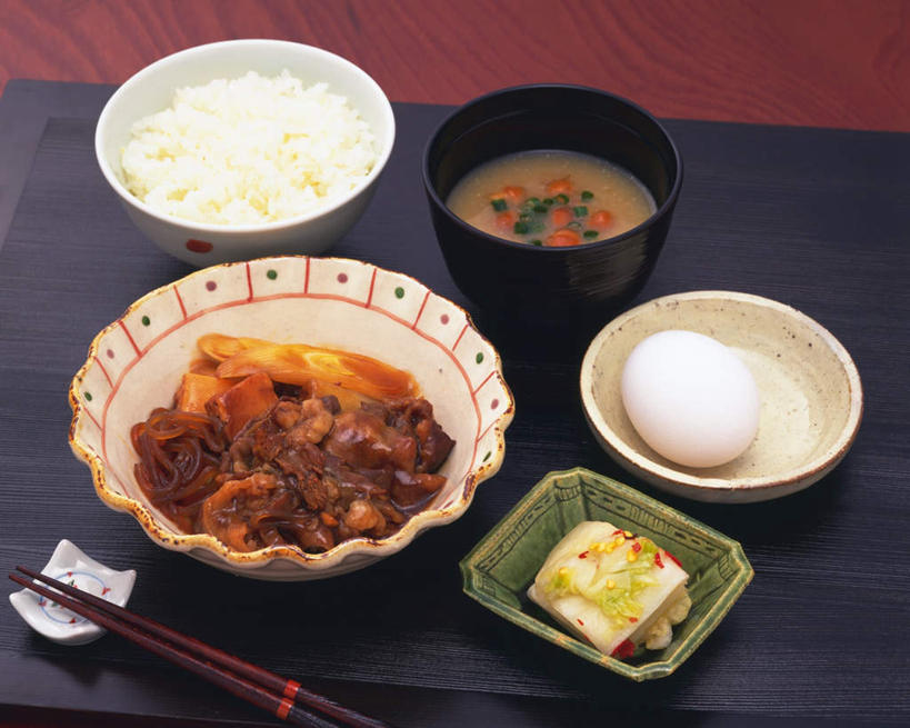 米饭,无人,横图,俯视,室内,特写,白天,烹饪,餐桌,筷子,桌子,餐具,蛋,鸡蛋,肉,日本料理,牛肉,料理,食品,筷架,饭,筷枕,菜肴,美食,肉类,食物,碗,日式料理,日式,摄影,佳肴,影棚,餐台,筷子架,五谷,肉食,味噌汤,进餐用具,烹调用具,彩图,高角度拍摄,影棚拍摄,拍摄