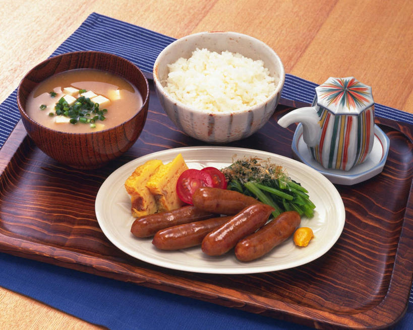 米饭,无人,餐厅,横图,俯视,室内,特写,白天,烹饪,餐桌,桌子,菠菜,蔬菜,西红柿,餐具,托盘,新鲜,碟子,盘,蛋,鸡蛋,肉,香肠,日本料理,料理,食品,饭,菜肴,美食,肉类,食物,盘子,碟,日式料理,日式,摄影,佳肴,有机食品,绿色食品,影棚,餐台,五谷,肉食,味噌汤,鹦鹉菜,鼠根菜,角菜,红嘴绿鹦哥,番茄,赤根菜,菠薐菜,波斯草,彩图,高角度拍摄,影棚拍摄,拍摄,餐馆,饭店,饭馆