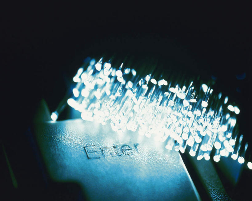 无人,横图,俯视,室内,白天,键盘,照明,黑色背景,光纤,英文,标志,文字,字符,字母,光,输入设备,通讯设备,标识,一个,白色,摄影,影棚,单个,刺眼,耀眼,英文字母,照亮,照明设备,通信设备,确认,回车,回车键,换行,执行,彩图,高角度拍摄,影棚拍摄,拍摄,夺目