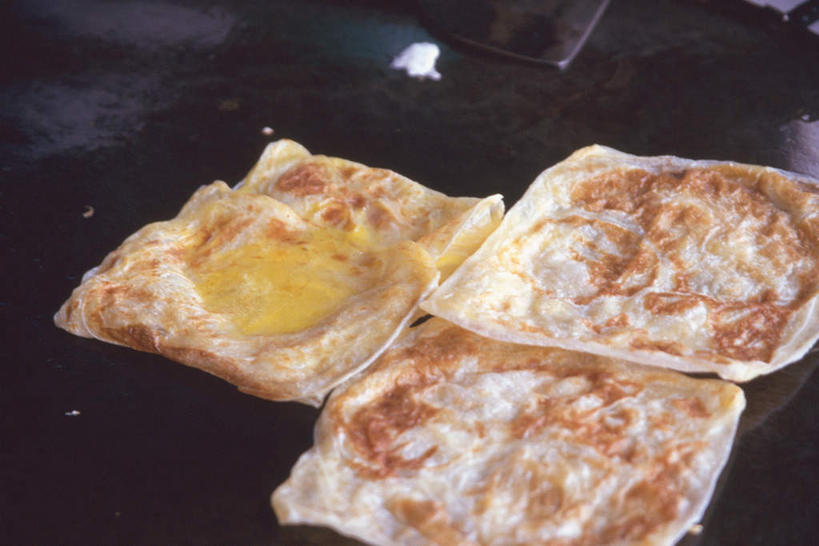 点心,无人,横图,俯视,室内,特写,白天,煎,阴影,光线,影子,油炸,油炸食品,食品,甜点,甜品,铁板,食物,糕点,三个,阳光,甜食,摄影,影棚,彩图,高角度拍摄,影棚拍摄,拍摄