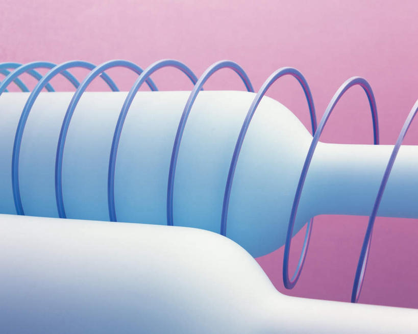 无人,横图,俯视,室内,特写,白天,桌面,静物,两瓶,阴影,粉色背景,反射,影子,盘旋,瓶子,塑料制品,塑料瓶,摄影,影棚,螺线,彩图,高角度拍摄,影棚拍摄,拍摄