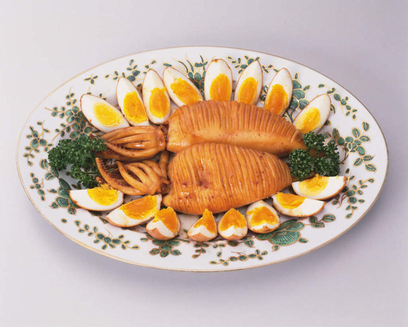 无人,餐厅,横图,俯视,室内,特写,白天,白色背景,烹饪,餐桌,桌子,鱿鱼,餐具,一排,许多,切开,整齐,碟子,盘,花菜,花椰菜,西兰花,蛋,鸡蛋,日本料理,料理,食品,菜肴,美食,烤鱿鱼,食物,排列,两个,盘子,碟,日式料理,切,日式,摄影,佳肴,影棚,餐台,队列,剖面,切面,草鸡蛋,柔鱼,枪乌贼,彩图,高角度拍摄,影棚拍摄,拍摄,餐馆,饭店,饭馆