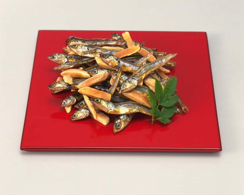 无人,餐厅,横图,俯视,室内,特写,白天,白色背景,餐桌,桌子,静物,餐具,一堆,许多,堆叠,堆积,碟子,盘,烤鱼,肉,鱼肉,肉类,一个,盘子,碟,摄影,影棚,单个,餐台,堆,肉食,进餐用具,烹调用具,彩图,高角度拍摄,影棚拍摄,拍摄,餐馆,饭店,饭馆