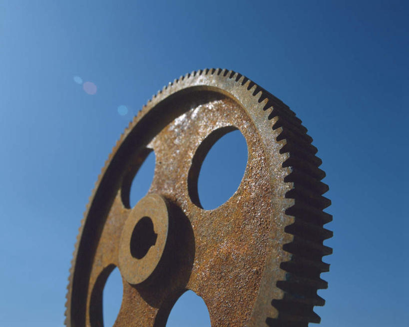 无人,横图,室外,特写,白天,仰视,零件,齿轮,连接,阴影,蓝色背景,组合,生锈,光线,工具,影子,蓝色,蓝天,天空,阳光,天,机械,铁锈,链接,锈迹,五金,紧固,拼接,拼凑,拼合,凑集,聚合,撮合,链结,牢固,彩图,低角度拍摄