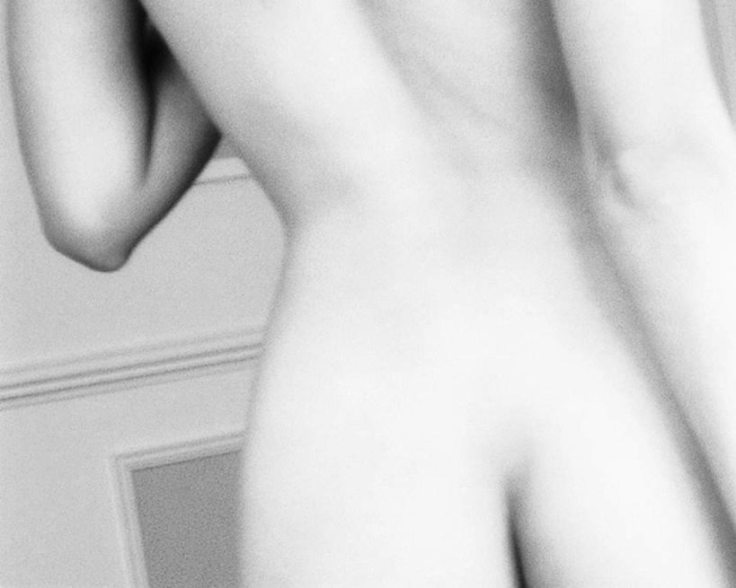 东方人,腰,臀部,一个人,站,横图,黑白,室内,特写,白天,性感,亚洲,仅一个年轻女性,仅一个女性,仅一个人,黄种人,裸露,背面,站着,诱惑,赤裸,裸,年轻女性,女人,女性,亚洲人,屁股,腰部,站立,半身