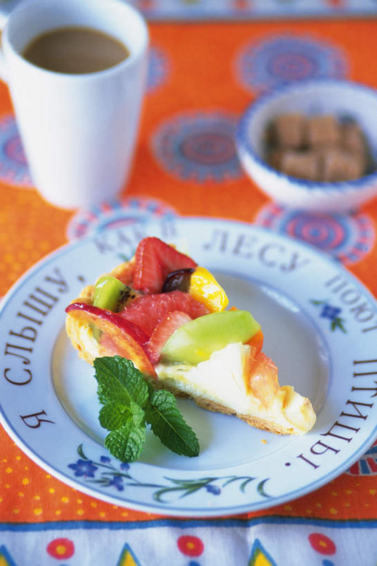 点心,咖啡,无人,竖图,俯视,室内,特写,白天,幸福,草莓,杯子,餐具,水果,叶子,朦胧,模糊,新鲜,布料,瓷器,碟子,盘,生食,薄荷,食品,甜点,甜品,果实,绿叶,薄荷叶,咖啡杯,陶瓷制品,布纹,娱乐,蛋挞,桌布,食物,糕点,饮料,一个,盘子,餐巾,碟,台布,碗,甜食,享受,休闲,温馨,嫩叶,放松,乐趣,摄影,有机食品,绿色食品,影棚,单个,提神,舒适,瓷杯,醒脑,软饮料,水果蛋挞,叶,叶片,洋莓,水果皇后,红莓,地莓,彩图,高角度拍摄,影棚拍摄,拍摄