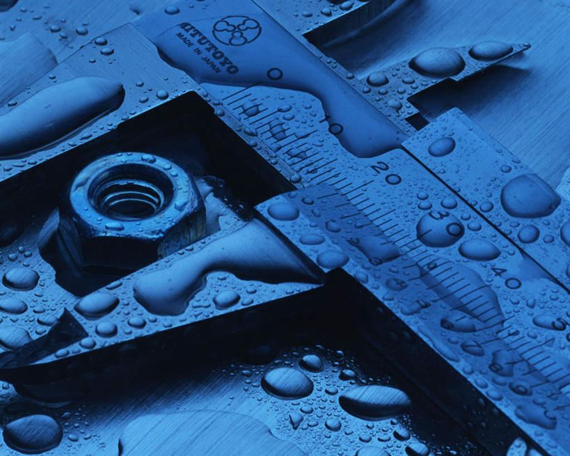 无人,横图,俯视,室内,特写,白天,水,静物,连接,组合,测量,工具,液体,刻度,水滴,尺,测量工具,链接,精密,螺帽,五金,尺子,紧固,游标卡尺,精度,拼接,拼凑,精准,精细,量具,量仪,拼合,凑集,聚合,撮合,链结,牢固,卡尺,标卡尺,量爪,主尺,深度尺,游标尺,彩图,高角度拍摄