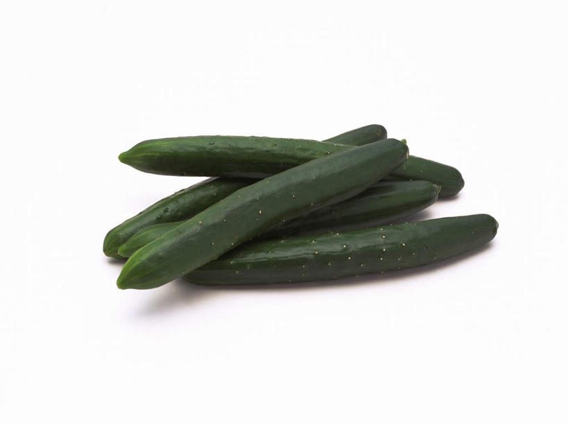 无人,横图,俯视,室内,特写,白天,白色背景,黄瓜,蔬菜,五个,一堆,许多,阴影,堆叠,堆积,新鲜,反射,影子,食品,五根,食物,绿色,摄影,有机食品,绿色食品,影棚,堆,青瓜,胡瓜,彩图,高角度拍摄,影棚拍摄,拍摄