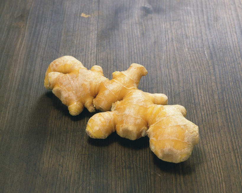 无人,横图,俯视,室内,特写,白天,桌面,姜,蔬菜,阴影,新鲜,反射,影子,食品,褐色,食物,一个,黄色,有机食品,绿色食品,单个,生姜,老姜,彩图,高角度拍摄