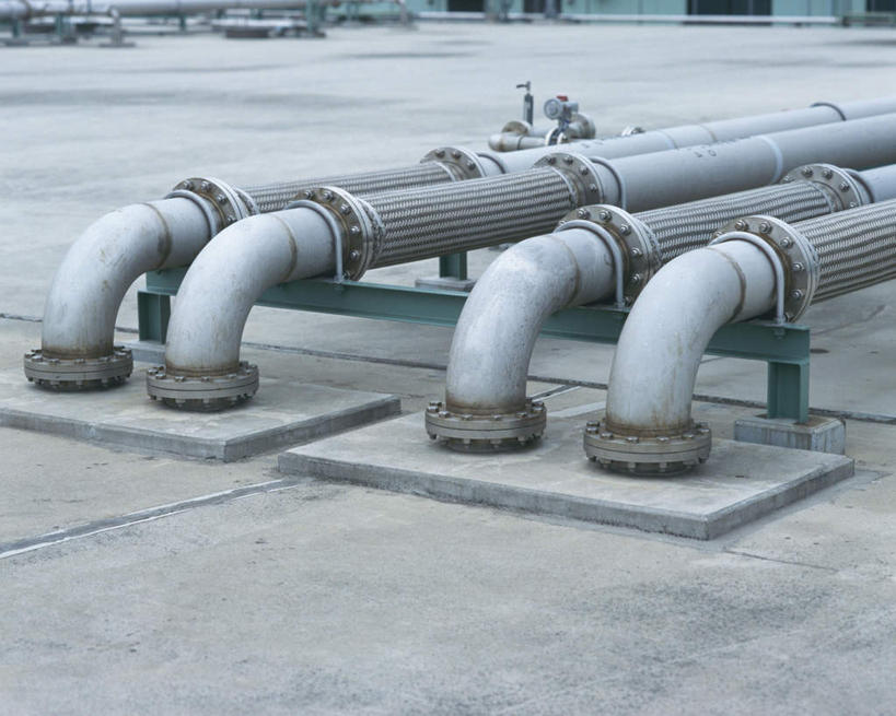 无人,横图,室外,白天,正面,一排,环保,整齐,地面,四根,管道,排列,白色,回收,资源,队列,排水管,利用,低碳,循环,污水处理厂,彩图