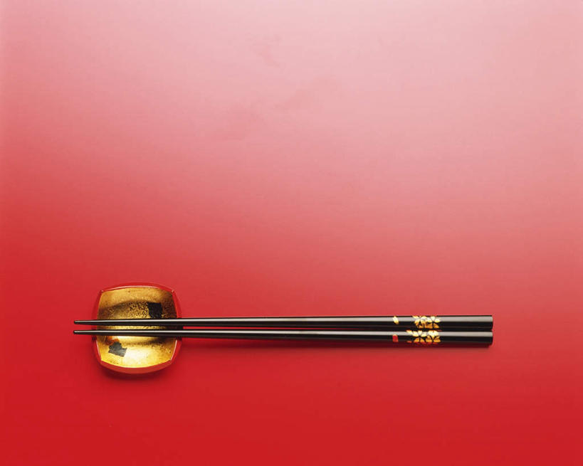 无人,横图,俯视,室内,特写,白天,筷子,桌面,桌子,静物,一双,红色背景,筷枕,文化,黑色,摄影,影棚,进餐用具,彩图,高角度拍摄,影棚拍摄,拍摄