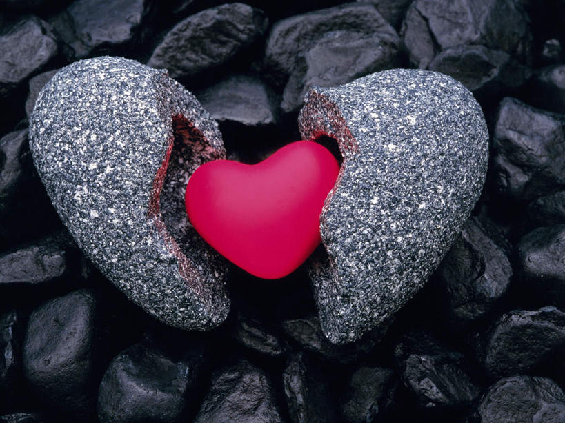 无人,横图,俯视,室内,特写,白天,爱情,石头,爱心,石子,浪漫,一个,红色,温暖,温馨,心形,鹅卵石,恩爱,单个,和睦,按摩石,心型,石块,彩图,高角度拍摄,融洽