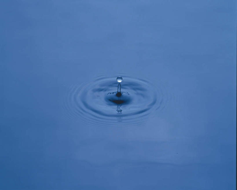 无人,横图,俯视,室内,特写,白天,河流,水,波纹,飞溅,环绕,溅,围绕,圆形,螺旋,液体,圆环,圆圈,河水,水滴,水流,涟漪,水珠,一个,蓝色,水纹,波浪,摄影,影棚,单个,喷洒,螺纹,水晕,彩图,高角度拍摄,影棚拍摄,拍摄