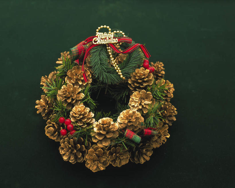 无人,横图,室内,特写,白天,正面,静物,蜡烛,叶子,圣诞节,许多,绿色背景,节日,朦胧,模糊,庆祝,装饰,标志,花环,火焰,丝绸,丝带,文字,烛光,字符,字母,坚果,绿叶,缎带,燃烧,文化,标识,松叶,绸带,一个,红色,点燃,庆典,嫩叶,摄影,影棚,单个,纪念,华丽,修饰,圣诞花环,点缀,橡果,橡树果,衬托,美观,雅致,雅观,橡栗,橡实,橡树子,橡子,圣诞圈,叶,叶片,彩图,影棚拍摄,拍摄