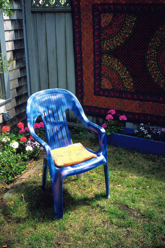 无人,竖图,俯视,室外,白天,度假,草地,草坪,美景,植物,靠垫,城市风光,城市,椅子,美国,许多,阴影,盛开,光线,花坛,影子,塑料,庭院,景观,院子,靠枕,花蕾,娱乐,草,花,花瓣,花朵,鲜花,绿色,阳光,塑料制品,垫子,枕头,花苞,花蕊,享受,休闲,景色,放松,北美,北美洲,美洲,马萨诸塞州,麻州,麻省,马萨诸塞,麻塞诸塞,老殖民地,海湾之州,北亚美利加洲,亚美利加洲,楠塔基特,彩图,高角度拍摄