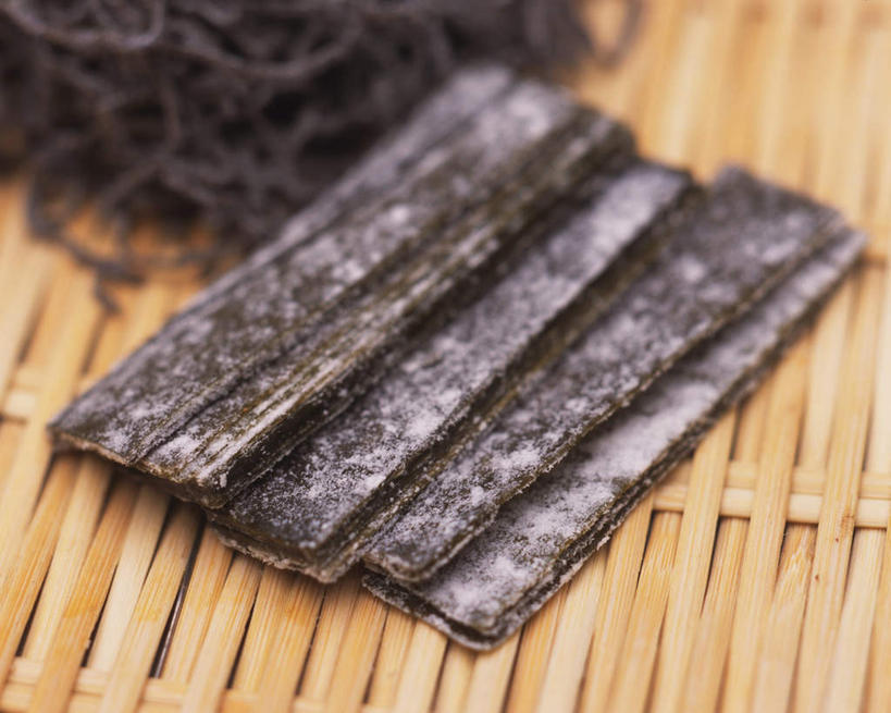 无人,横图,俯视,室内,特写,白天,餐桌,桌子,蔬菜,一堆,堆叠,堆积,朦胧,模糊,新鲜,海带,食品,食物,有机食品,绿色食品,餐台,堆,江白菜,彩图,高角度拍摄