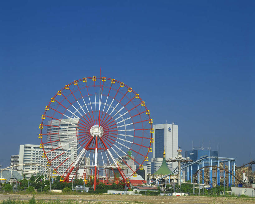 无人,公园,游乐园,高楼大厦,横图,室外,白天,正面,旅游,度假,游戏,美景,城市风光,标志建筑,城市,大厦,地标,建筑,摩天大楼,游乐场,日本,亚洲,景观,摩天轮,玩,娱乐,建设,蓝色,蓝天,天空,天,享受,休闲,旅游胜地,景色,放松,游乐设施,云霄飞车,晴朗,活动,发泄,消遣,智力,东亚,本州,万里无云,费里斯大转轮,本州岛,日本国,近畿地方,近畿,兵库,兵库县,宣泄,马赛克广场,神户,神户市,神戸,县厅,神戸市,游艺设施,晴空,晴空万里,玩耍,嬉戏,彩图,大楼,高层建筑,高楼,摩天楼