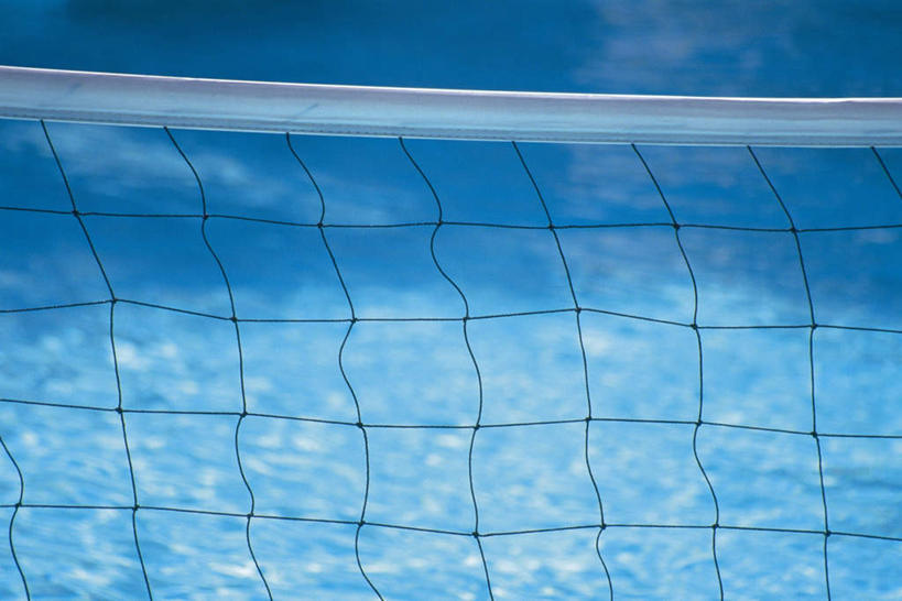 无人,游泳池,横图,室外,特写,白天,正面,水,静物,一张,阴影,朦胧,模糊,光线,网,液体,影子,水池,水滴,水面,泳池,蓝色,阳光,波光粼粼,彩图