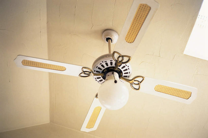 无人,横图,室内,特写,白天,仰视,照明,阴影,光线,电器,影子,屋顶,灯光,顶棚,吊灯,灯,一个,阳光,灯具,电风扇,单个,照亮,照明设备,彩图,低角度拍摄