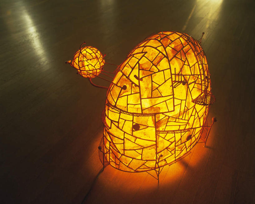 无人,横图,俯视,室内,夜晚,地板,静物,金属制品,照明,艺术,发光,金属,灯光,地面,木地板,架子,灯,灯具,工艺,照亮,美术,照明设备,彩图,高角度拍摄