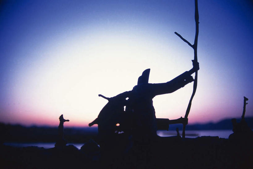 无人,渔夫,横图,室外,白天,仰视,海浪,海洋,船,金属制品,雕塑,划桨,阴影,朦胧,模糊,艺术,装饰,反射,光线,金属,雕刻,雕像,影子,浪花,车,蓝色,蓝天,天空,阳光,海水,工艺品,天,纪念,工艺,美术,主题,陈列,海景,功能,美学,捕鱼人,打鱼人,大海,风浪,海,海水的波动,近岸浪,涌浪,彩图,低角度拍摄