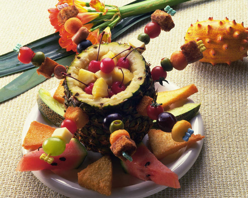 无人,横图,俯视,室内,特写,白天,爱情,餐桌,桌子,郁金香,菠萝,葡萄,西瓜,樱桃,西红柿,餐具,水果,许多,新鲜,盛开,碟子,盘,生食,食品,果实,祝福,花蕾,花,花瓣,花朵,鲜花,食物,盘子,碟,花苞,花蕊,有机食品,绿色食品,餐台,水果盘,表白,荣誉,永恒,郁香,洋荷花,草麝香,樱珠,莺桃,英桃,楔桃,山葫芦,蒲桃,牛桃,荆桃,寒瓜,凤梨,草龙珠,樱桃番茄,圣女果,番茄,彩图,高角度拍摄