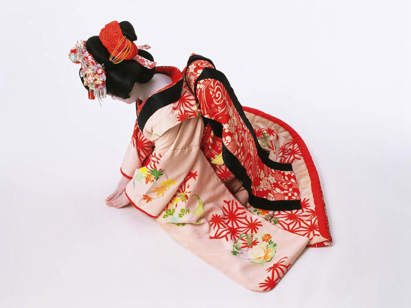 东方人,一个人,演员,电影明星,坐,横图,俯视,室内,白天,白色背景,民族服装,化妆,美容,日本,亚洲,仅一个男性,仅一个人,表演,跪拜,护肤,和服,黄种人,扮演,仅一个年轻男性,低头,保养,享受,休闲,放松,保健,摄影,服饰,影棚,演出,东亚,养颜,吴服,唐草,唐花,唐锦,日本国,男人,男性,年轻男性,亚洲人,影视明星,坐着,彩图,高角度拍摄,全身,影棚拍摄,传统服装,民俗服,拍摄,歌舞伎