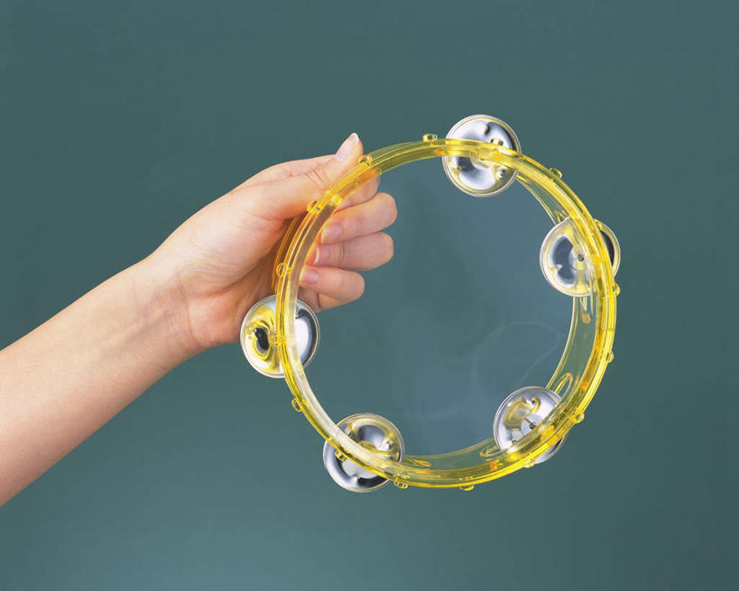 东方人,手,一个人,横图,室内,特写,白天,正面,亚洲,仅一个年轻女性,仅一个女性,仅一个人,握,绿色背景,鼓,铃鼓,拿,拿着,黄种人,一个,手部,握着,摄影,影棚,单个,打击乐器,手摇鼓,年轻女性,女人,女性,亚洲人,半身,彩图,影棚拍摄,拍摄