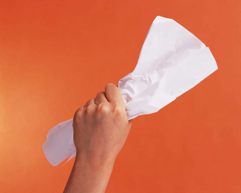 东方人,手,一个人,举,横图,室内,特写,白天,亚洲,仅一个年轻女性,仅一个女性,仅一个人,一张,握,橙色背景,纸,皱褶,拿,拿着,黄种人,一只,背面,托,手部,握着,皱,摄影,影棚,单手,年轻女性,女人,女性,亚洲人,举起,举手,举着,向上举,向上伸,向上托,半身,彩图,影棚拍摄,拍摄