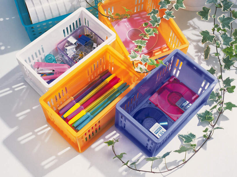 无人,横图,俯视,室内,特写,白天,数据,叶子,连接,阴影,组合,朦胧,模糊,反射,信息,笔,光盘,影子,塑料,绿叶,办公用品,订书机,光碟,存储介质,文具,夹子,塑料制品,学习用品,箱子,嫩叶,摄影,影棚,碟片,链接,文具用品,存储,装订,拼接,杠杆,拼凑,水彩笔,胶布,透明胶,订书器,衣夹,拼合,凑集,聚合,撮合,链结,缝合,封箱器,胶带座,黏胶,粘胶器,叶,叶片,彩图,高角度拍摄,影棚拍摄,拍摄