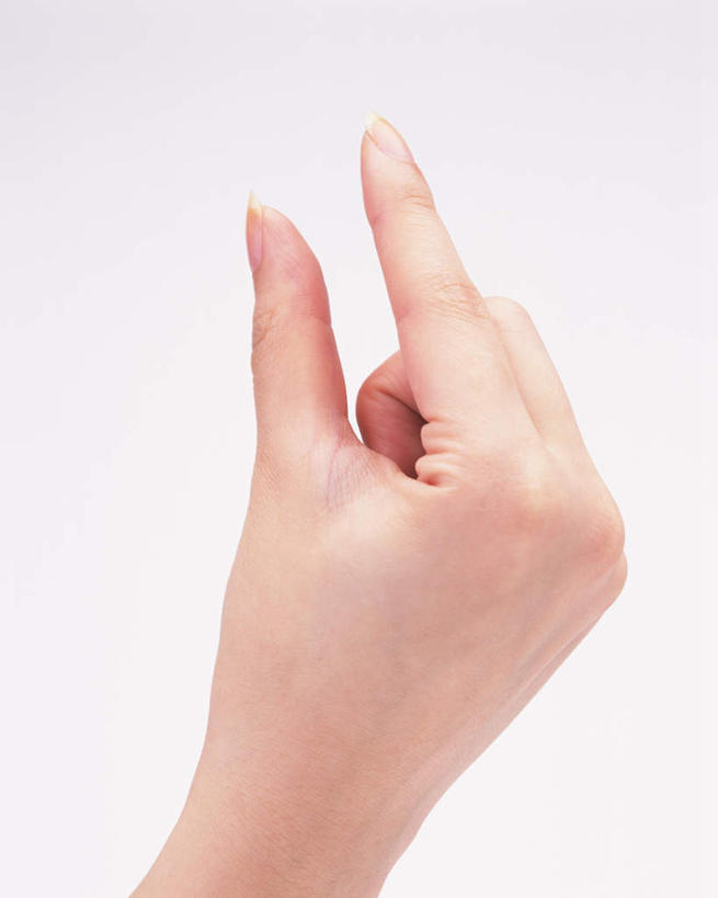 东方人,手,一个人,举,竖图,室内,白天,白色背景,正面,亚洲,仅一个年轻女性,仅一个女性,仅一个人,握,拿,拿着,黄种人,手势,托,手部,握着,摄影,影棚,单手,食指,年轻女性,女人,女性,亚洲人,大拇指,举起,举手,举着,向上举,向上伸,向上托,半身,彩图,影棚拍摄,拍摄