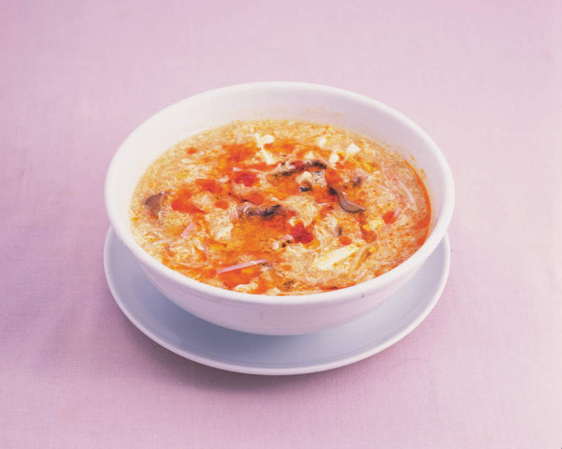 无人,横图,俯视,室内,特写,白天,烹饪,餐桌,桌子,蔬菜,西红柿,餐具,阴影,粉色背景,新鲜,光线,布料,碟子,盘,影子,菌菇,香菇,蛋,鸡蛋,料理,食品,菌类,布纹,辣油,菜肴,美食,桌布,食物,一个,盘子,餐巾,碟,台布,碗,中式,食用菌,摄影,佳肴,有机食品,绿色食品,影棚,单个,餐台,番茄蛋汤,进餐用具,烹调用具,番茄,彩图,高角度拍摄,影棚拍摄,拍摄