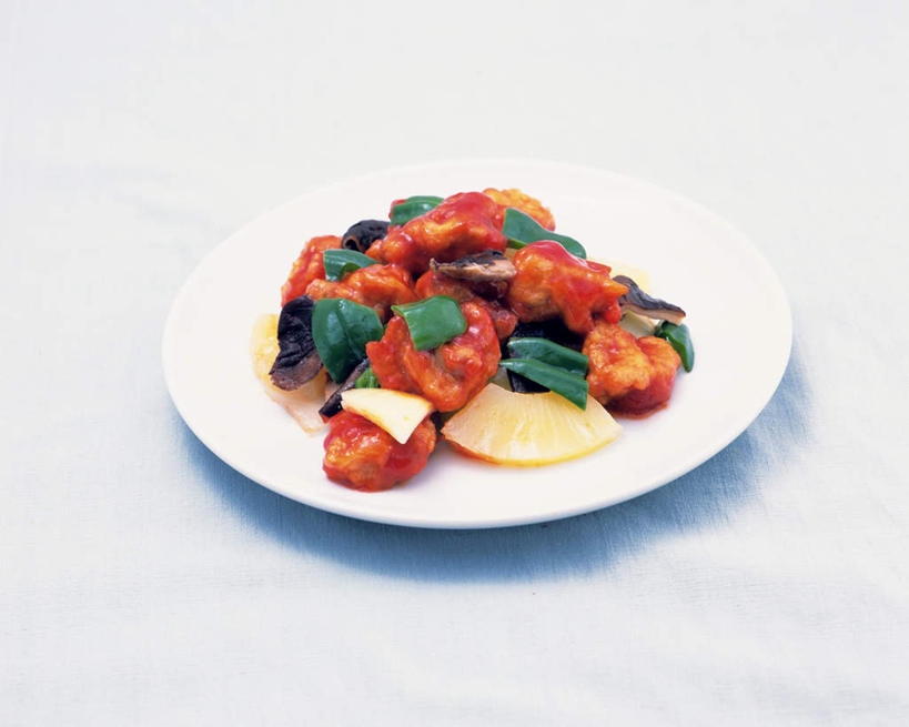 无人,横图,俯视,室内,特写,白天,白色背景,烹饪,餐桌,桌子,菠萝,餐具,阴影,光线,布料,碟子,盘,影子,菌菇,青椒,香菇,肉,料理,食品,菌类,布纹,咕咾肉,咕噜肉,猪肉,菜肴,美食,肉类,桌布,一个,盘子,餐巾,碟,台布,中式,食用菌,摄影,佳肴,影棚,单个,餐台,肉食,大椒,豚肉,菜椒,甜酸肉,进餐用具,烹调用具,凤梨,甜椒,柿子椒,灯笼椒,彩图,高角度拍摄,影棚拍摄,拍摄