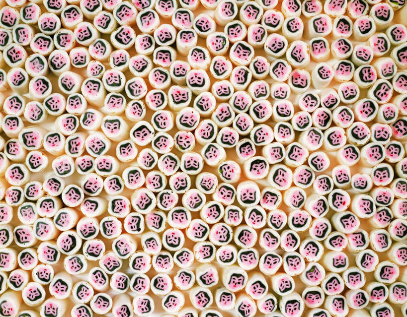 脸,头,脸颊,无人,横图,俯视,室内,特写,白天,静物,一堆,许多,阴影,堆叠,堆积,花纹,重叠,反射,密集,条形,图案,娃娃,影子,棉花糖,表情,摄影,影棚,堆,笑脸,头部,脸部,脸蛋,面部,彩图,高角度拍摄,影棚拍摄,拍摄