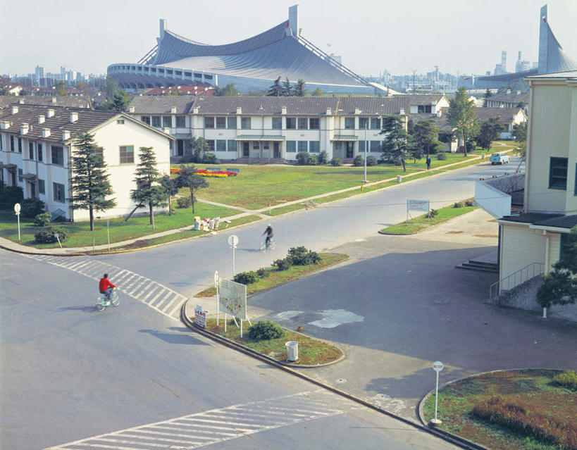 无人,公园,家,横图,室外,白天,正面,旅游,度假,草坪,美景,植物,城市风光,城市,建筑,东京,日本,亚洲,房屋,屋子,景观,公寓,娱乐,建设,洋房,楼房,住宅,树,树木,绿色,自然,享受,休闲,景色,放松,生长,成长,东亚,本州,关东地方,本州岛,日本国,东京都,涩谷,涉谷,奥运村,涩谷区,代代木公园,彩图,房子