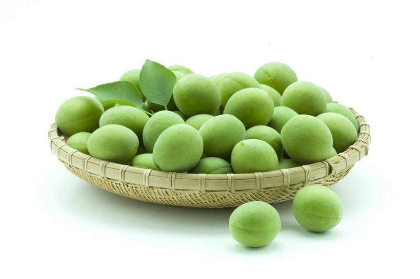 无人,横图,俯视,室内,特写,白天,白色背景,桌面,李子,水果,一堆,许多,阴影,堆叠,堆积,新鲜,反射,篮子,影子,生食,食品,果实,竹扁,食物,一个,绿色,球体,摄影,有机食品,绿色食品,影棚,竹编,单个,堆,恐龙蛋,布冧,彩图,高角度拍摄,影棚拍摄,拍摄