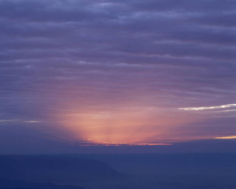 无人,横图,室外,白天,正面,旅游,度假,日出,海浪,海洋,美景,太阳,日本,亚洲,阴影,光线,影子,景观,浪花,水平线,辽阔,朝霞,晨曦,海平线,黎明,背光,娱乐,阳光,自然,海水,享受,休闲,广阔,景色,放松,一望无际,自然风光,逆光,海景,东亚,日本国,九州本岛,九州,九州岛,九州地方,熊本,熊本县,无边无际,一马平川,大海,风浪,海,海水的波动,近岸浪,涌浪,朝阳,彩图,卯时,破晓,日始,阿苏郡,水天相接,水天一线