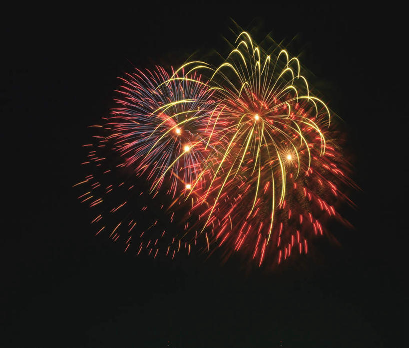 无人,横图,全景,室外,夜晚,仰视,天际线,烟火,庆祝,黑色,天空,焰火,天,灿烂,喜庆,礼花,花炮,礼花炮,烟花,彩图,低角度拍摄