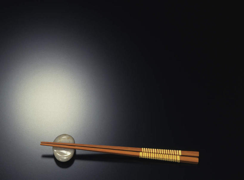 无人,横图,俯视,室内,特写,白天,筷子,桌面,静物,餐具,一双,筷架,筷枕,文化,传统,黑色,摄影,影棚,礼节,筷子架,礼仪,进餐用具,彩图,高角度拍摄,影棚拍摄,拍摄