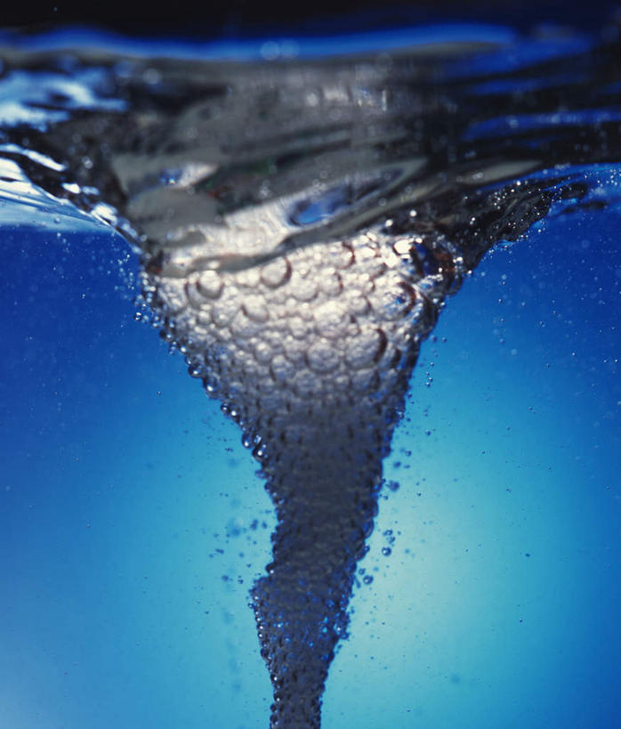 无人,竖图,室内,特写,白天,正面,水,静物,阴影,波纹,透明,反射,液体,影子,气泡,水滴,涟漪,漩涡,水泡,水珠,蓝色,水纹,泡泡,波浪,摄影,影棚,圆弧,彩图,影棚拍摄,拍摄