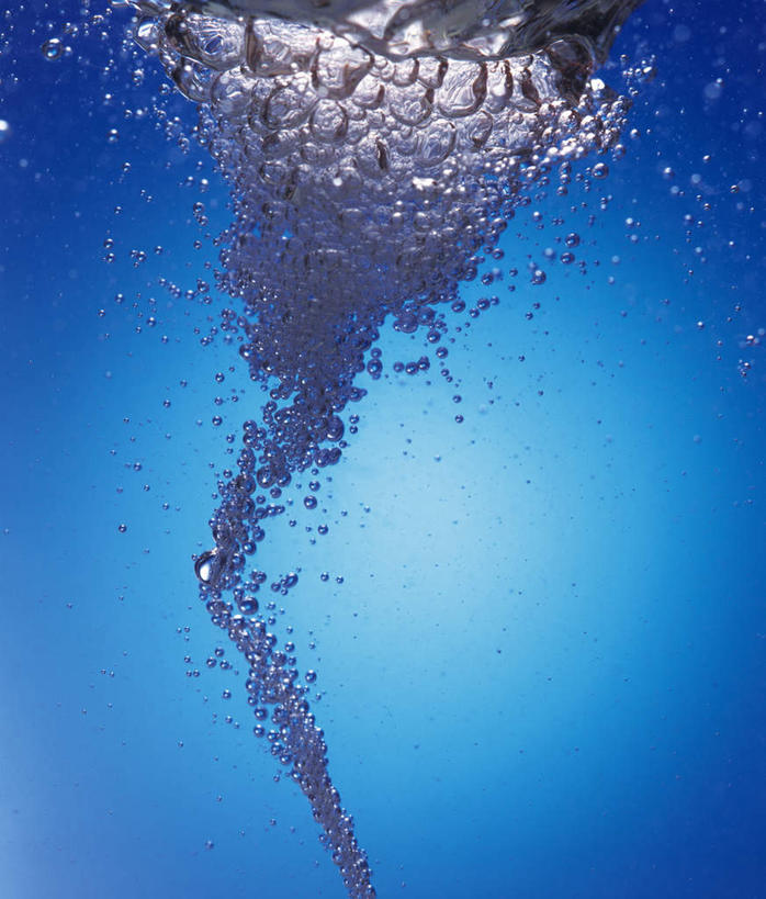 无人,竖图,室内,特写,白天,正面,水,波纹,飞溅,溅,透明,液体,气泡,水滴,涟漪,漩涡,水泡,水珠,蓝色,水纹,泡泡,摄影,影棚,圆弧,喷洒,彩图,影棚拍摄,拍摄