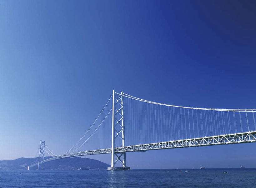 无人,横图,室外,白天,正面,旅游,度假,海浪,海洋,森林,山,山脉,树林,植物,标志建筑,大桥,地标,建筑,立交桥,桥梁,日本,亚洲,浪花,山峰,高架,斜拉桥,桥,山峦,娱乐,建设,树,树木,蓝色,绿色,蓝天,天空,自然,海水,群山,天,享受,休闲,旅游胜地,放松,生长,晴朗,成长,海景,东亚,本州,万里无云,本州岛,日本国,近畿地方,近畿,兵库,兵库县,明石海峡,明石海峡大桥,大海,风浪,海,海水的波动,近岸浪,涌浪,晴空,晴空万里,彩图