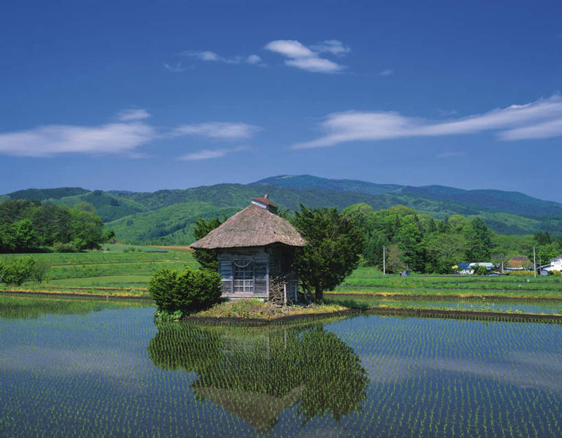 无人,家,木屋,横图,室外,白天,正面,旅游,度假,草地,草坪,河流,美景,树林,水,植物,美国,阴影,反射,影子,河水,景观,水流,云,云朵,云彩,娱乐,住宅,草,树,树木,蓝色,绿色,白云,倒影,蓝天,天空,自然,天,享受,休闲,景色,放松,生长,晴朗,成长,北美,北美洲,罗得岛,自然风光,美洲,罗德岛,北亚美利加洲,亚美利加洲,罗得岛州,海洋之州,晴空,彩图,茅舍,茅屋,棚屋,小木屋,小屋