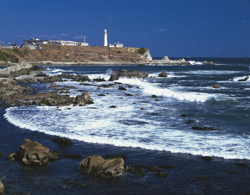 无人,家,横图,室外,白天,正面,旅游,度假,海浪,海洋,石头,美景,道路,日本,亚洲,信息,石子,房屋,屋子,景观,浪花,灯塔,塔楼,交通,千叶县,方向,娱乐,楼房,住宅,蓝色,蓝天,天空,自然,海水,天,享受,休闲,景色,放松,晴朗,引导,指引,自然风光,海景,东亚,本州,万里无云,关东地方,本州岛,日本国,千叶,航标,大海,风浪,海,海水的波动,近岸浪,石块,岩石,涌浪,晴空,晴空万里,彩图,房子,导航