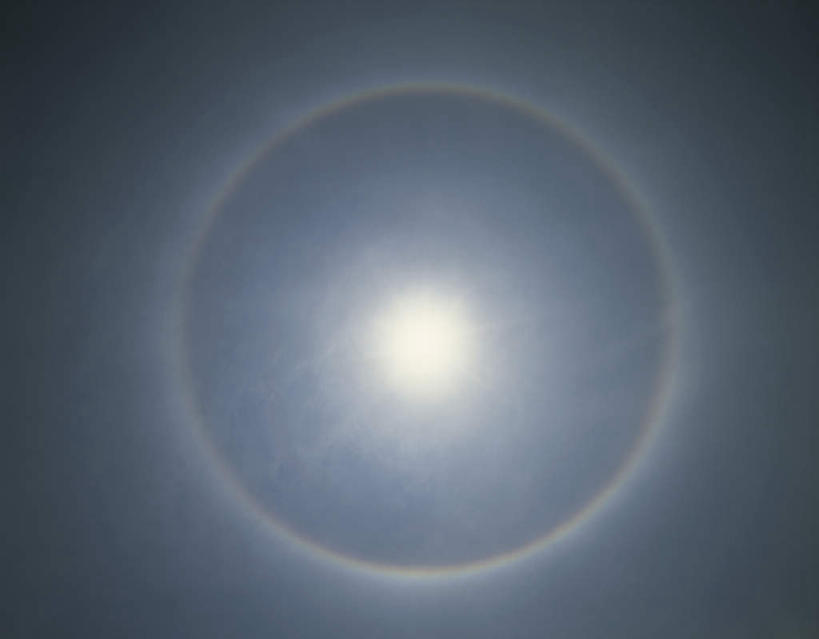 无人,横图,室外,白天,仰视,光晕,美景,太阳,阴影,光线,圆形,影子,景观,蓝色,蓝天,天空,阳光,自然,天,景色,刺眼,耀眼,气象,环形,自然风光,日晕,太阳光晕,彩图,低角度拍摄,夺目