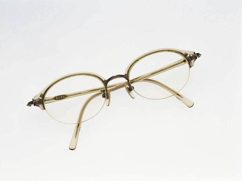 无人,横图,俯视,室内,特写,白天,白色背景,静物,一副,眼镜,摄影,影棚,镜片,近视眼镜,彩图,高角度拍摄,影棚拍摄,拍摄